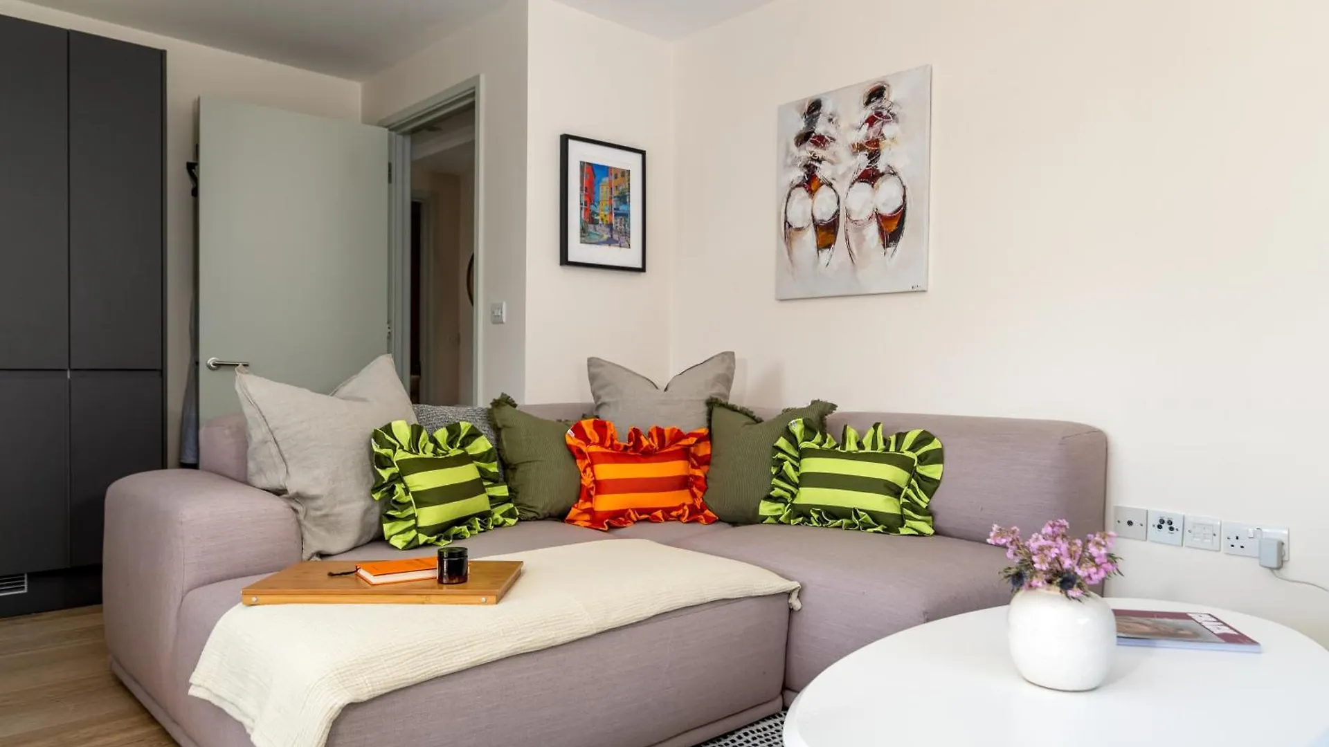 2 Bedroom Apartment In London Bridge