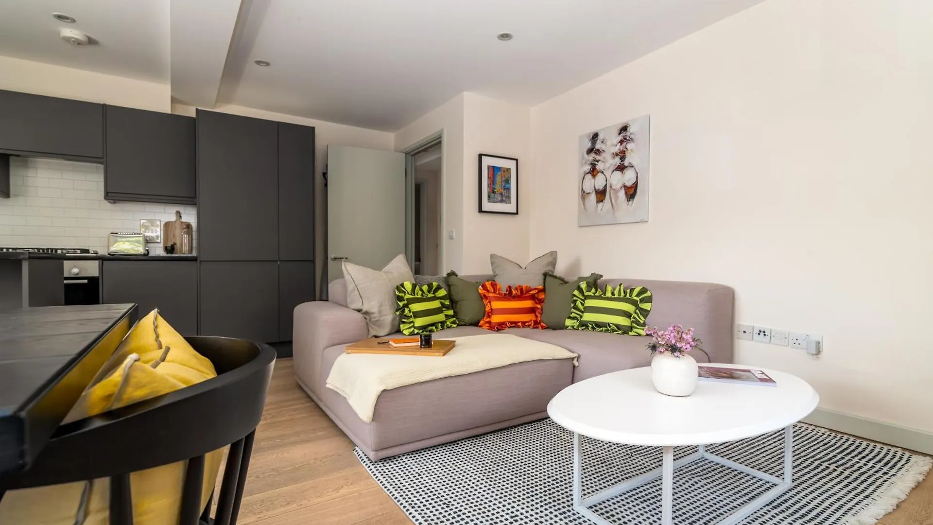 2 Bedroom Apartment In London Bridge
