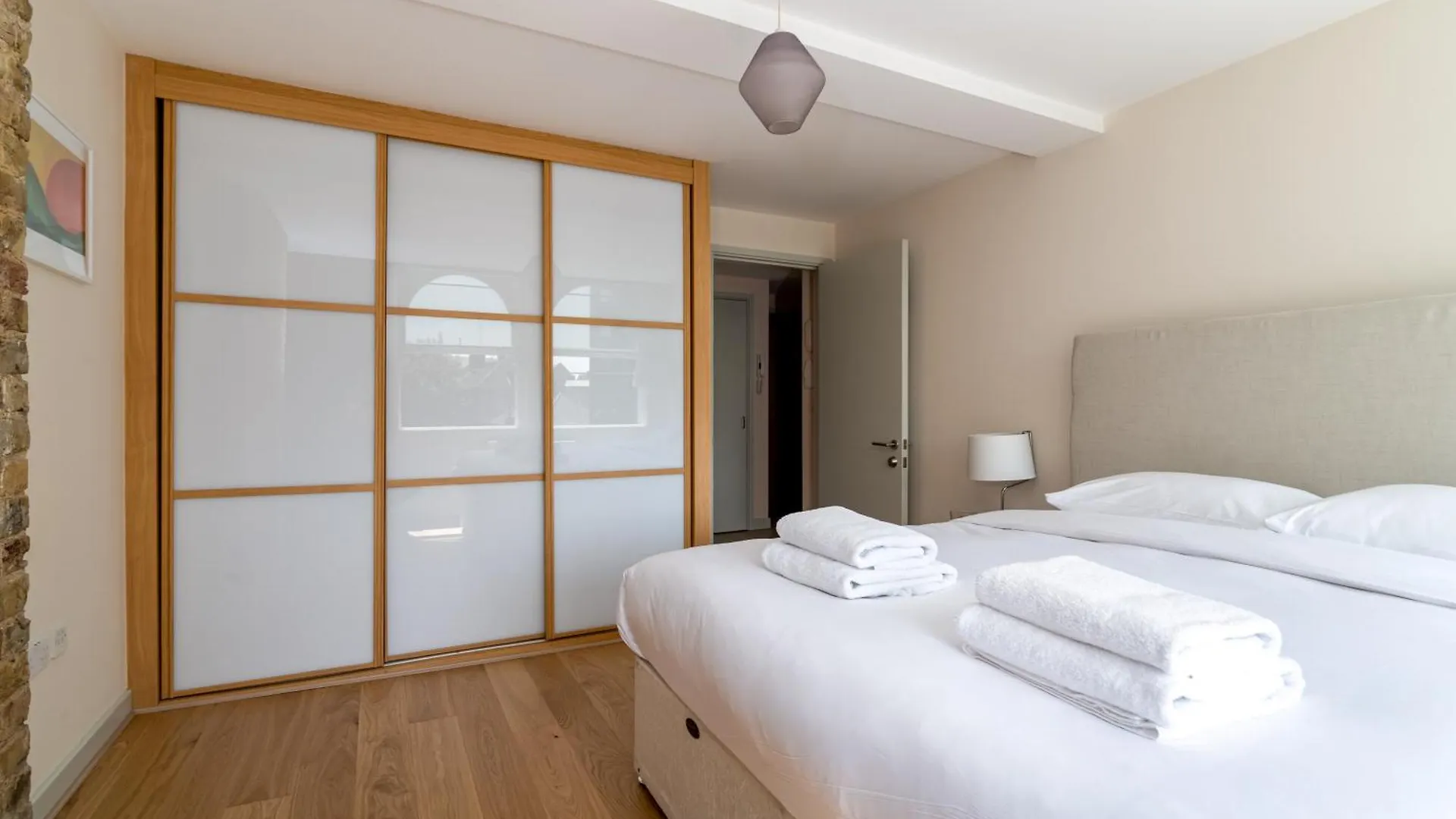 2 Bedroom Apartment In London Bridge