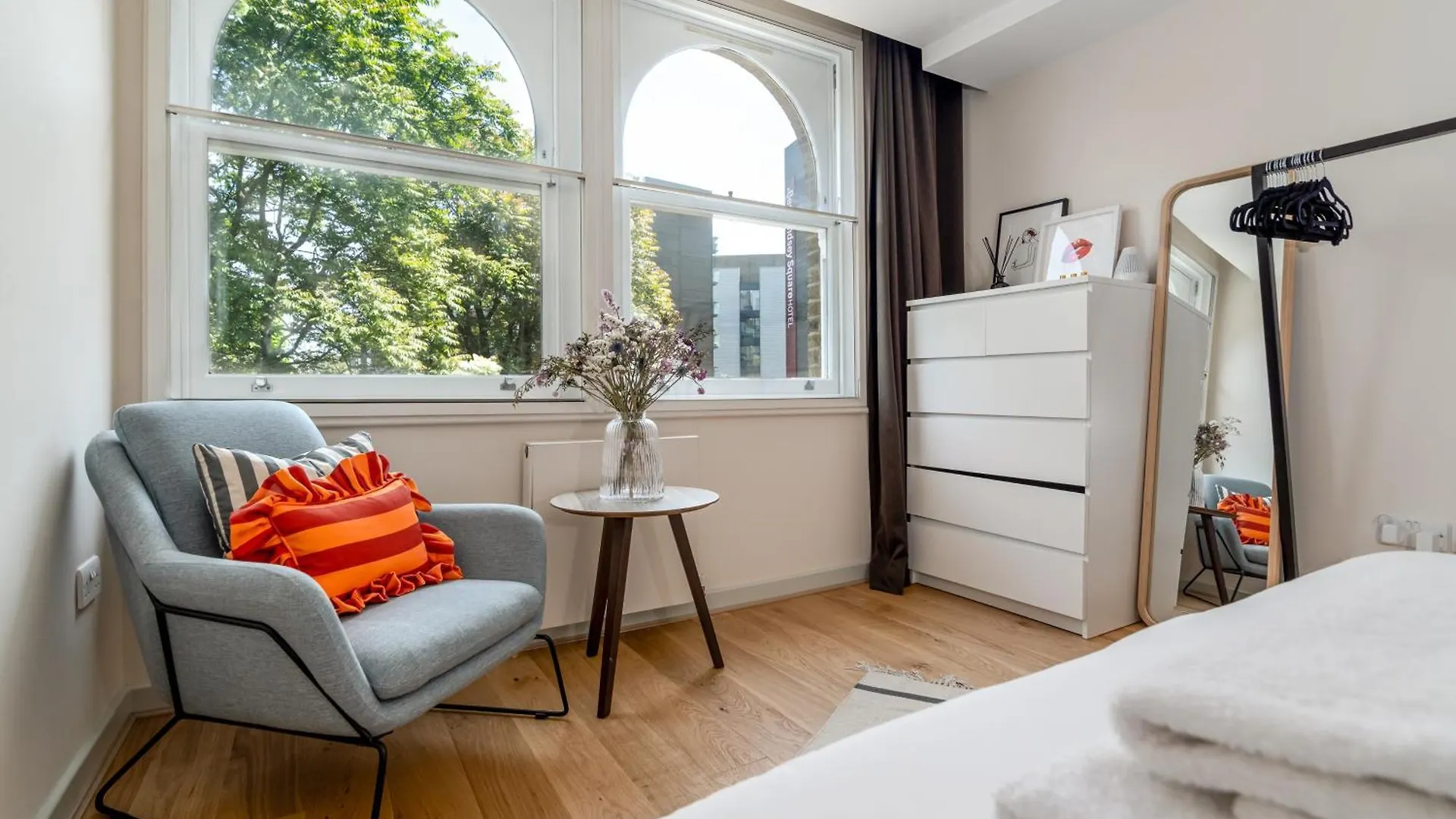 2 Bedroom Apartment In London Bridge