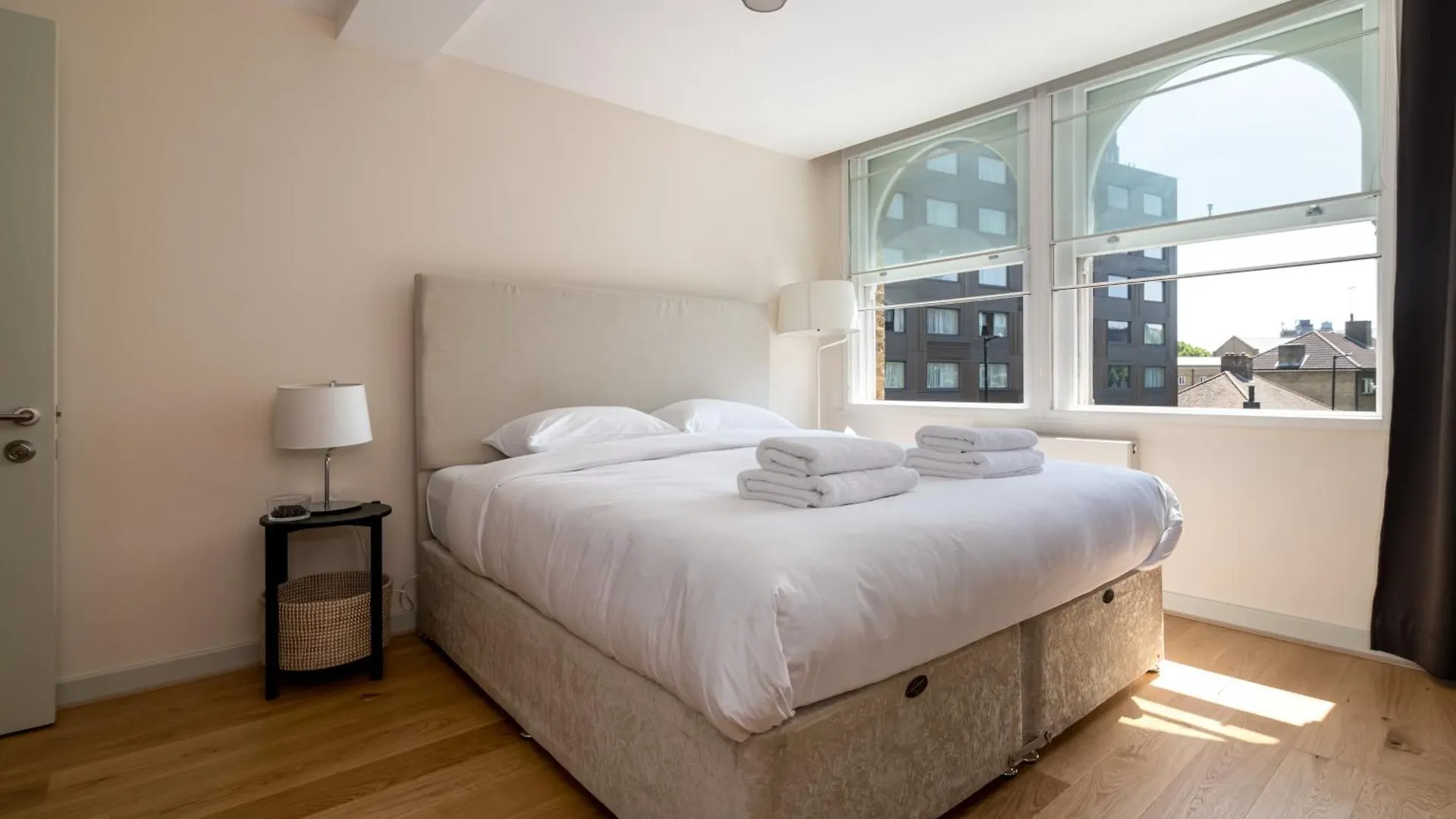 2 Bedroom Apartment In London Bridge